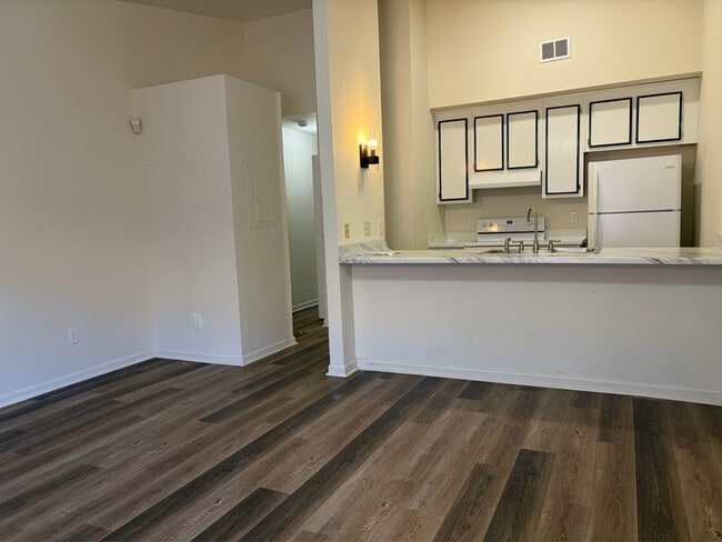 Photo - 1812 W Tharpe St Unit Apt J