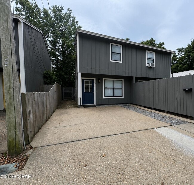 Building Photo - 314 E 1st Ct
