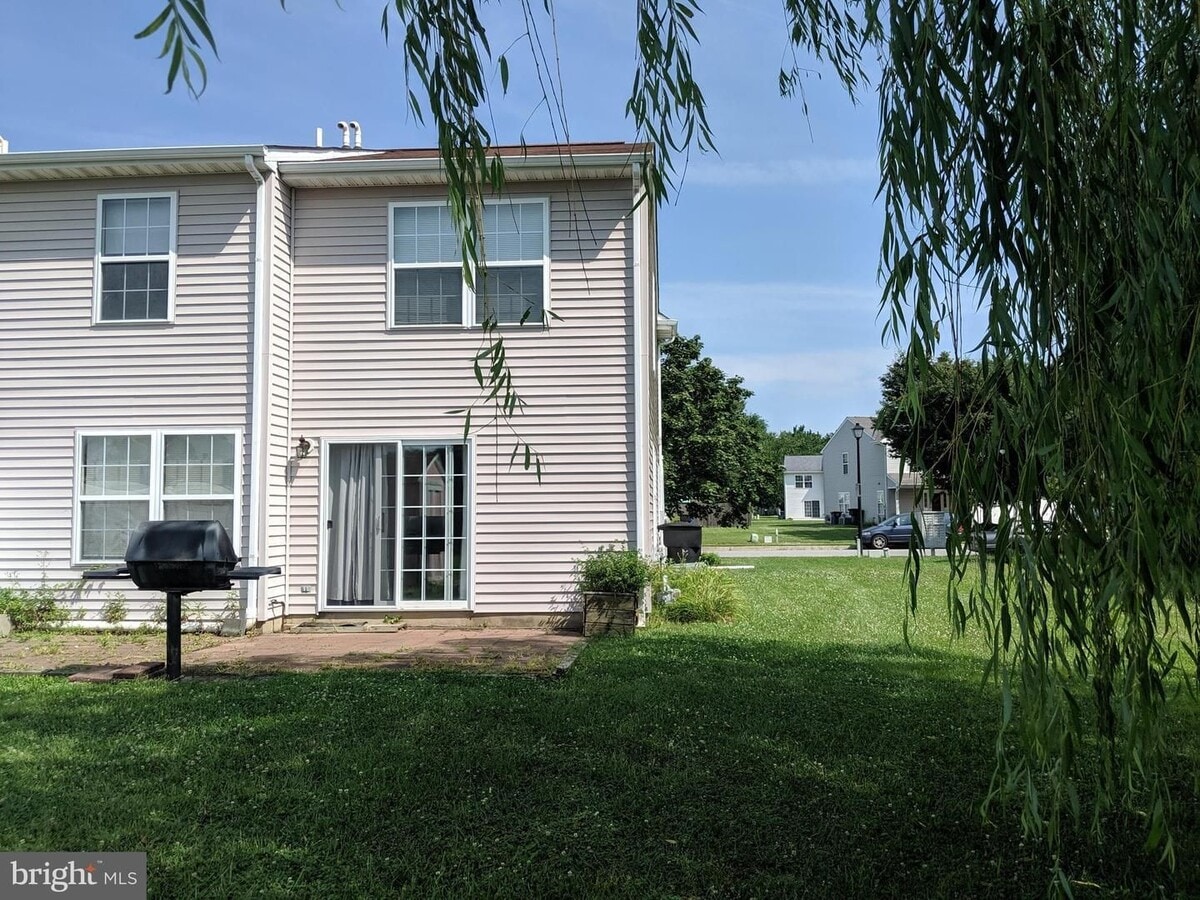 Photo - Cozy 3 Bed/2.5 Bath Townhome for Rent!