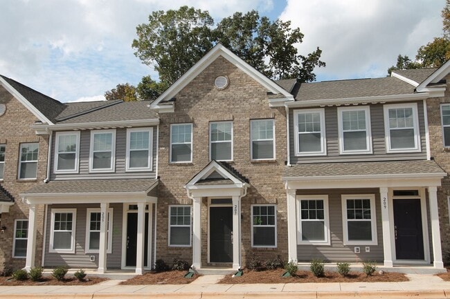 BEAUTIFUL 2 Bedroom Townhome in Cox Mill D... - BEAUTIFUL 2 Bedroom Townhome in Cox Mill D...