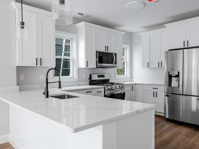 Building Photo - 22 Madison Ave Unit 1 Rental