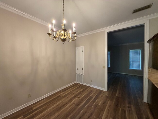 Photo - 3815 Creswell Ave