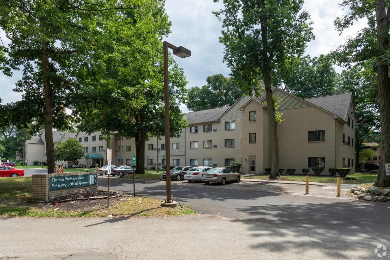Photo - Theresa Maxis Apartments