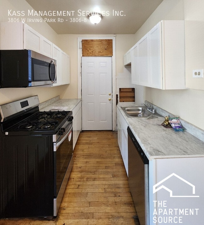 Building Photo - 3806 W Irving Park Rd Unit 8 Rental