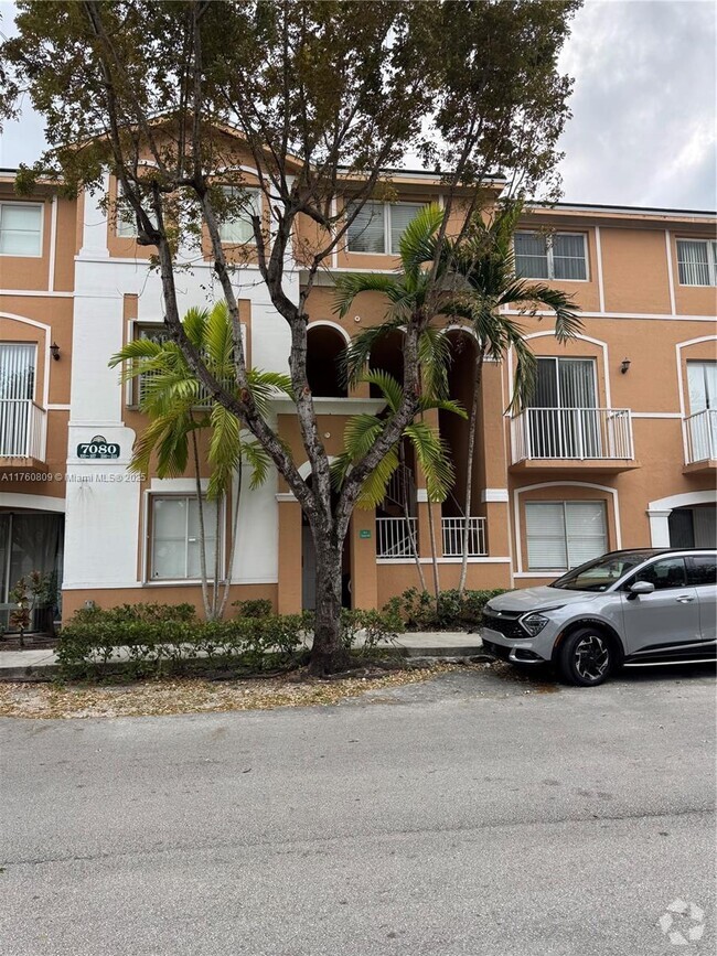 Building Photo - 7080 NW 177th St Unit 105-13 Rental