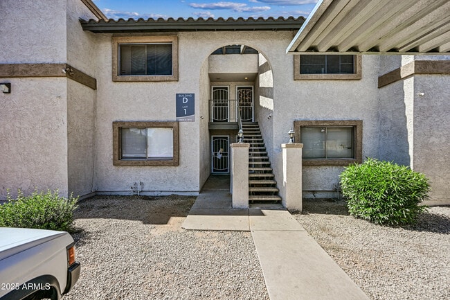 Building Photo - 10802 N 16th Ave Unit 1