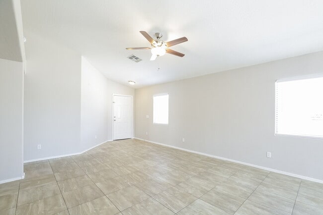 Photo - 1552 W Burgess Ln