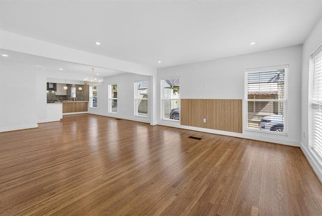 Photo - 2560 Rogers Ave