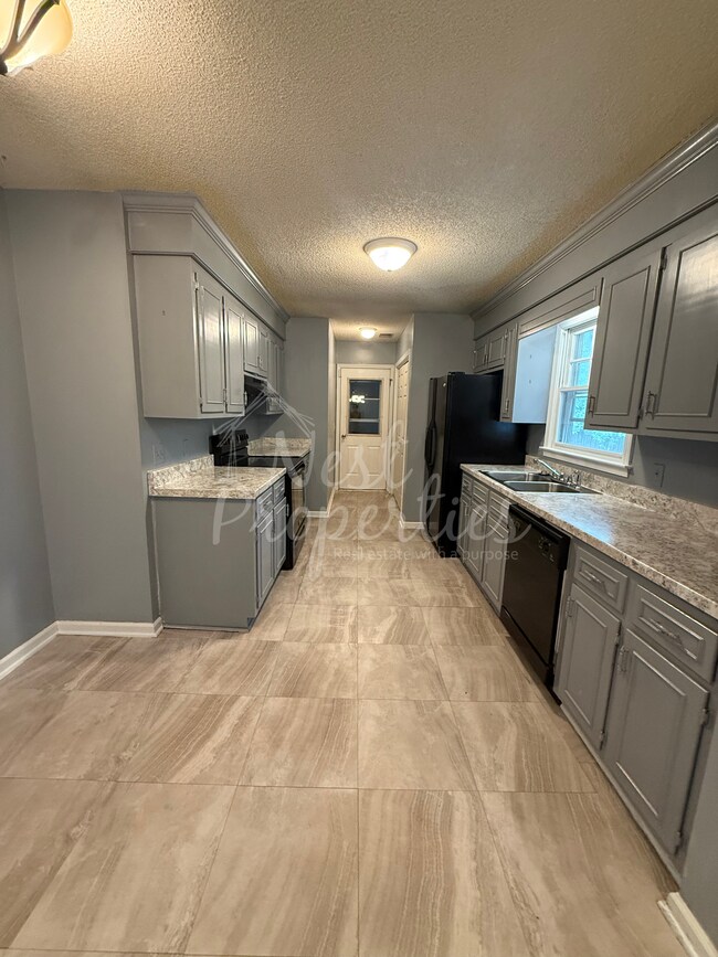Photo - 105 Elstow Rd