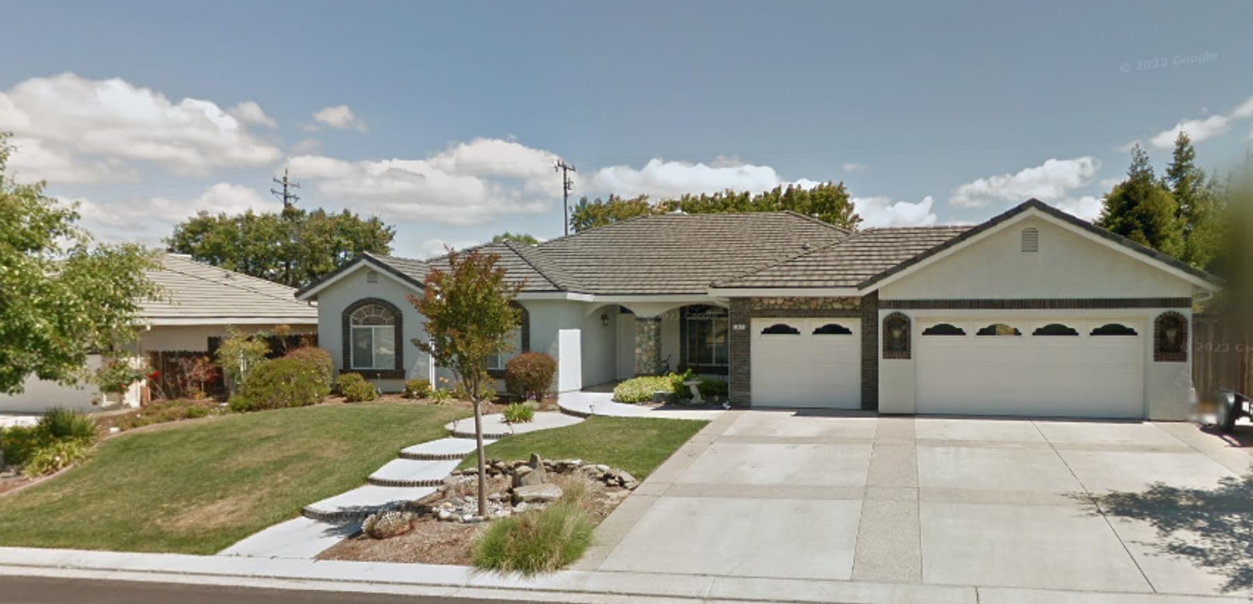 4 Bedroom 2.5 Bath Single Family Home - 4 Bedroom 2.5 Bath Single Family Home