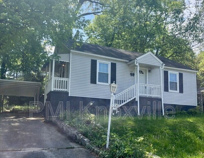 Photo - 926 Ledgerwood Ave