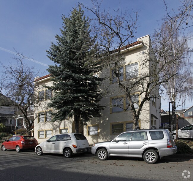 Rio Rita Apartments - Rio Rita Apartments