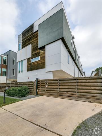 Building Photo - 5711 Bryan Pkwy Unit 102 Rental