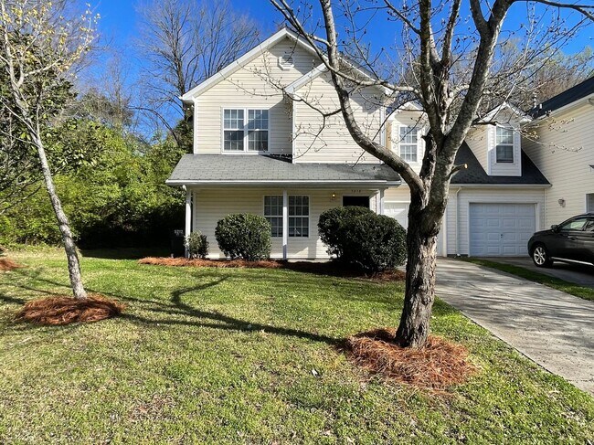 Photo - Spacious 4-bedroom, 2.5-bath home in Charlotte with convenient access to Uptown