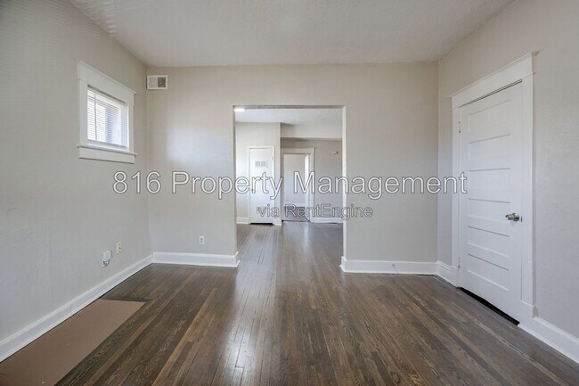 2416 E 22nd St Unit 2w