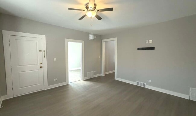 Photo - 2324 Clarence Ave Unit 2