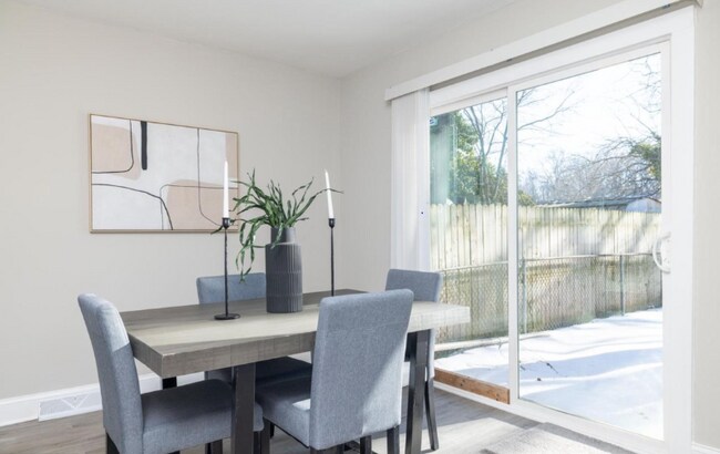 Photo - 209 W Edgewater Way