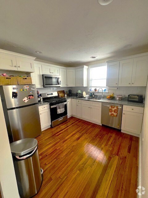Building Photo - 40 Marine Rd Unit 3 Rental