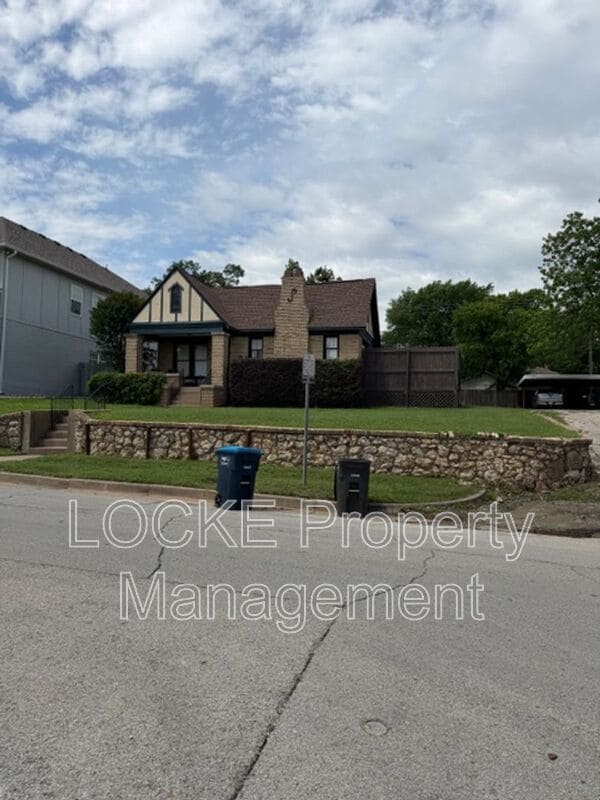 Photo - 2600 Lubbock Ave