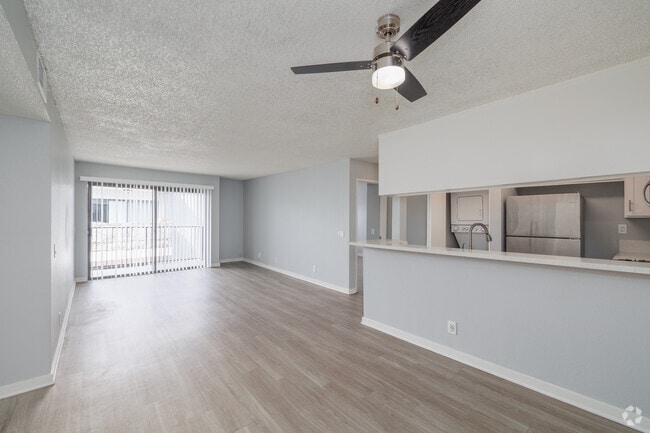 2BR, 2BA - 900SF - Living Room