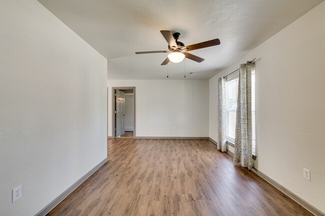 Photo - 2408 NW 40th St