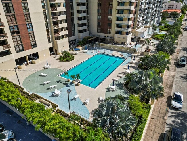 Photo - 600 Biltmore Way Unidad 902