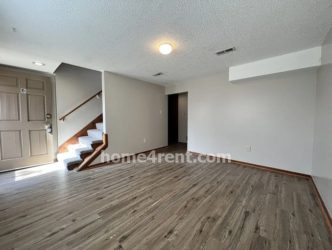 Photo - 1010 SE 7th Ter