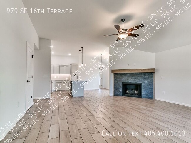 Photo - 979 SE 16th Terrace