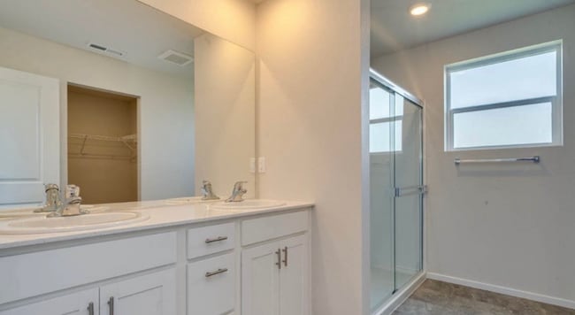 Photo - 329 Stella St NE