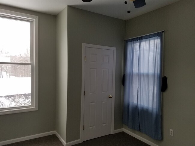 Photo - 30 S Main St Unidad 2