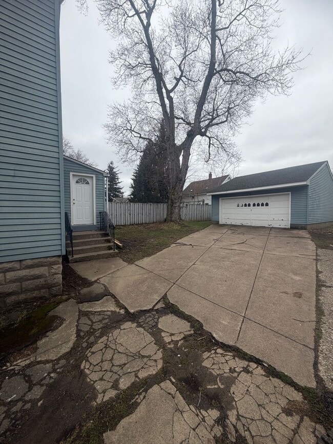 Photo - 3 Bed 1 Bath with 2 car garage