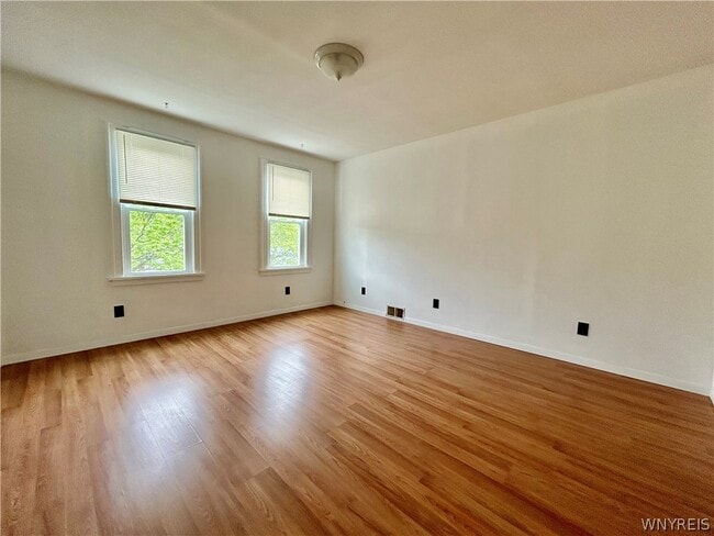 Photo - 52 Greeley St