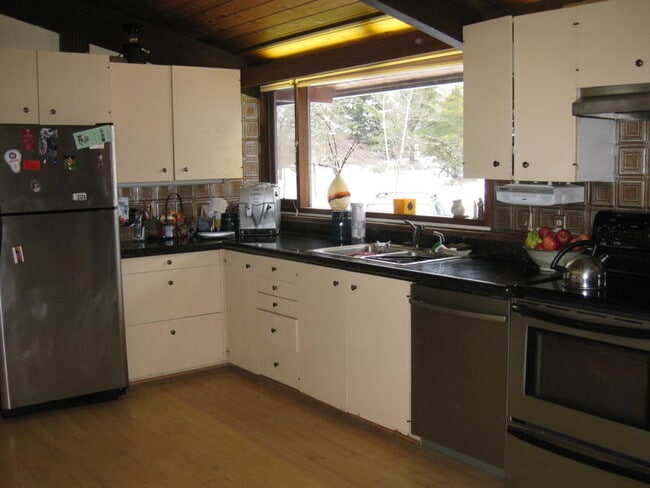 Photo - 27 Spruce Ln