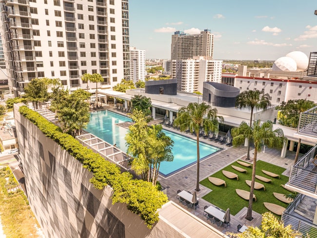 Building Photo - Flow Miami Rental
