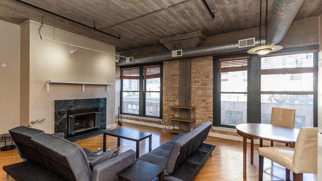 Photo - 411 W Ontario St Unit 516