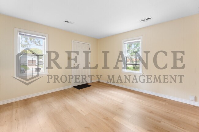 Photo - 1022 S Yale St