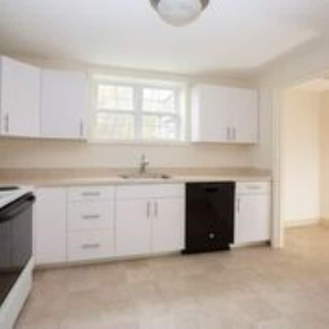 ¡Nueva cocina de acero inoxidable próximamente! - Thoreau Gardens