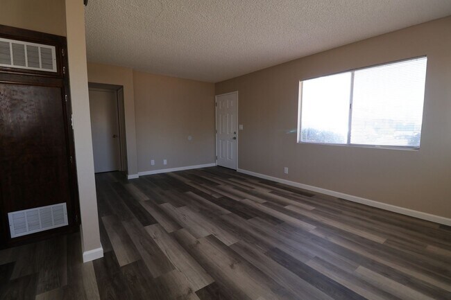 Photo - 442 W Moyer Ave