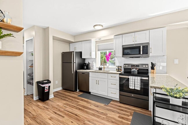 Photo - 27990 Gratiot Ave Unit ID1054650P