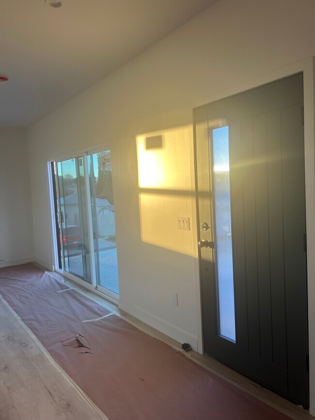 Photo - 7538 Cozycroft Ave