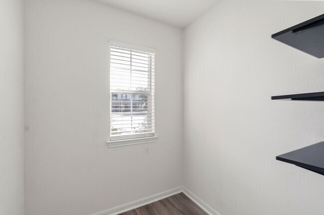 Photo - 18102 Clayton Bluff Ln