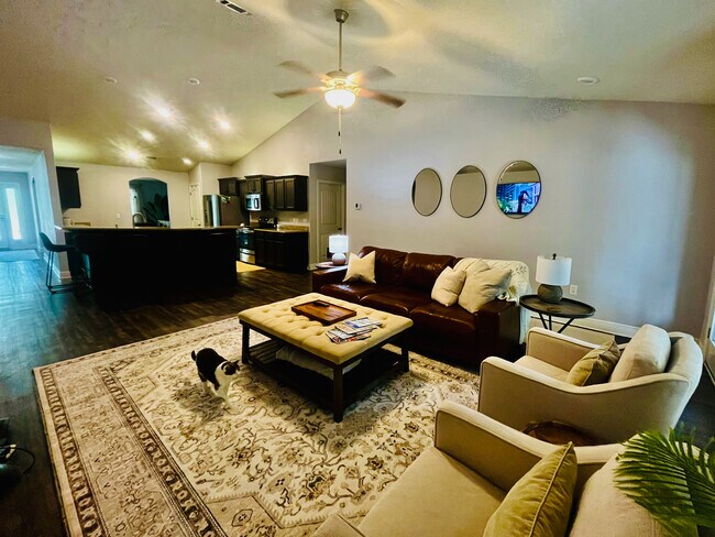 Photo - 3164 Hickory St