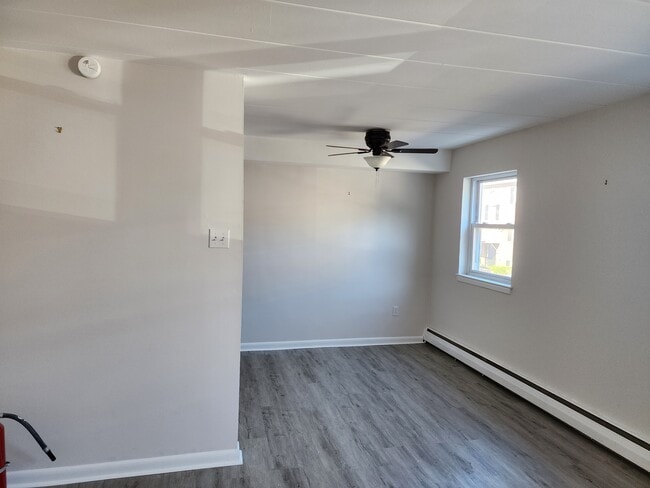 1 Radnor Dr Unit E4