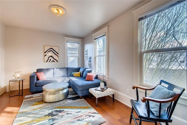 Photo - Charming Cottage Style Condo in Fremont!