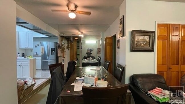Photo - BRIGHT AND  LARGE 2  BEDROOMS RUGBY ROAD/P... Unit 1L