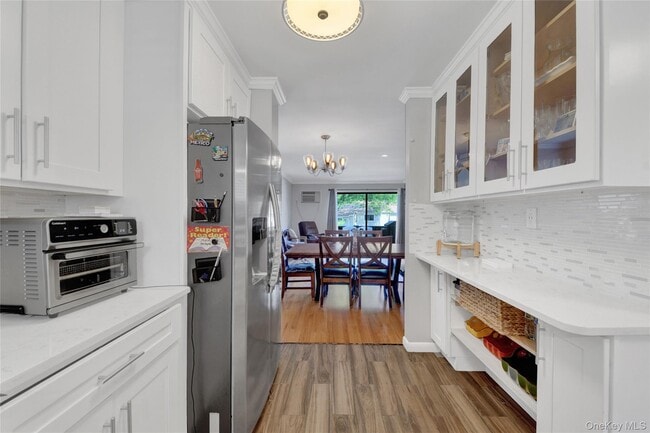 Photo - 1901 Village Dr