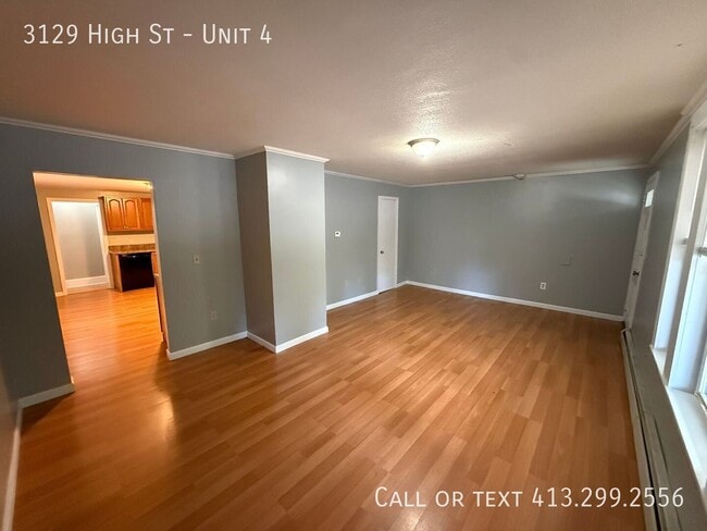 3129 High St Unit 4