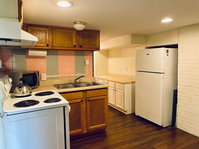 Kitchen - 912 Wilson Dr Unit 910 Wilson Dr