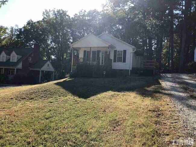 Building Photo - 2615 Farthing St Rental