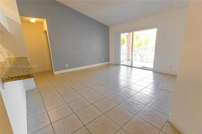 Photo - 15770 SW 106th Terrace Unidad 305